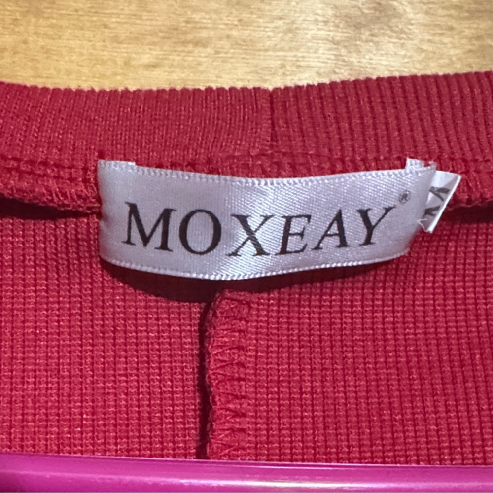 Moxeay Red Ribbed Bodysuit - Picture 2 of 5